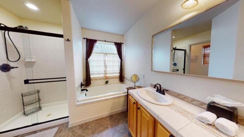 120 Winding Meadow By Vacation Rentals For You Monument エクステリア 写真